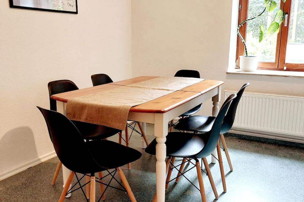 Zentrale Ferienwohnung - Direkt Am See Und Schloss Schwerin  Dış mekan fotoğraf